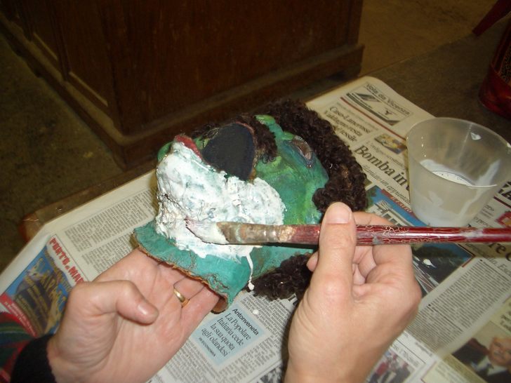 Personaggio 3 durante il restauro